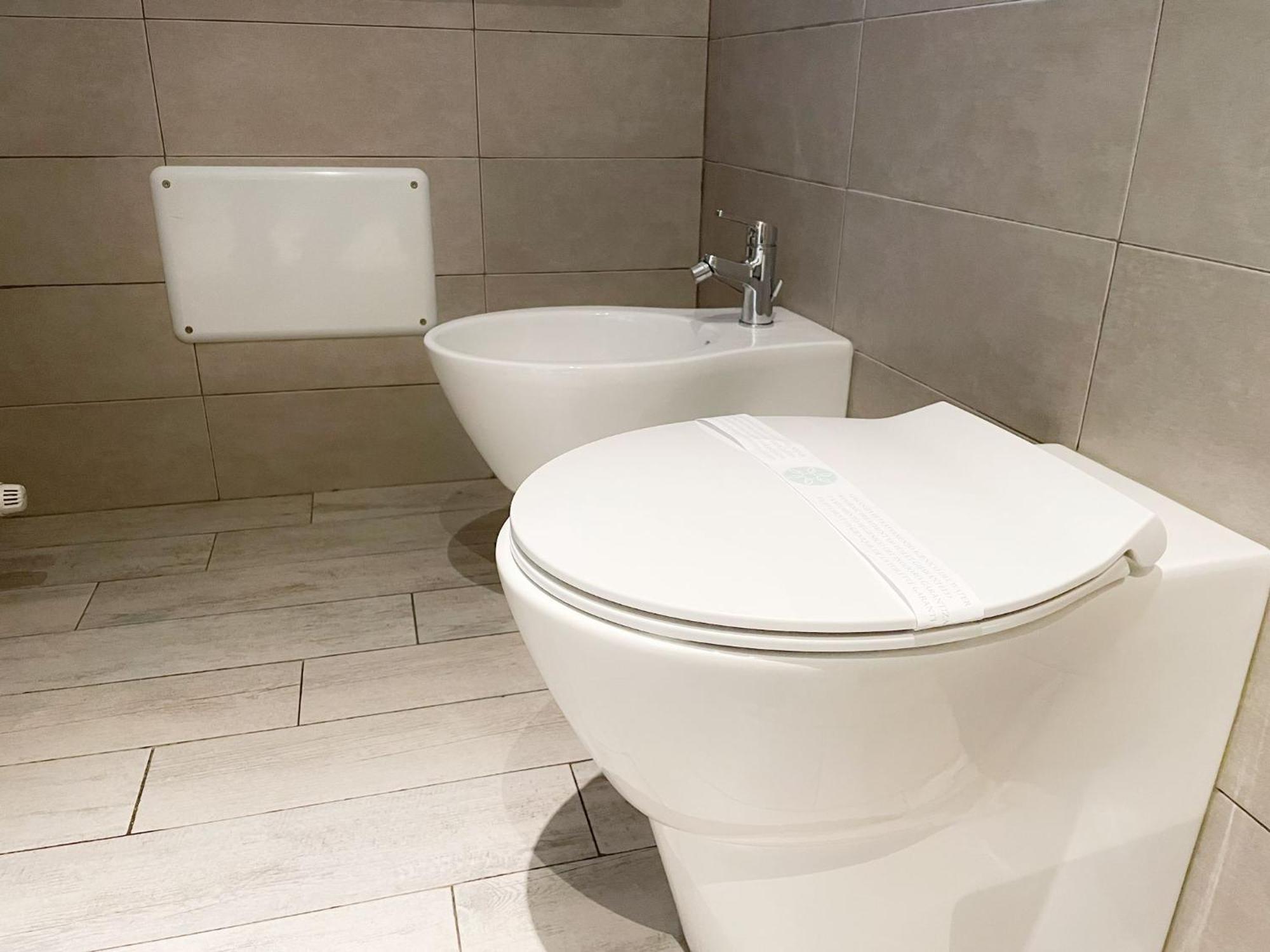 Alla Scaletta - Stanze Con Bagno Privato E Wifi A Pochi Passi Dal Duomo Мірандола Екстер'єр фото