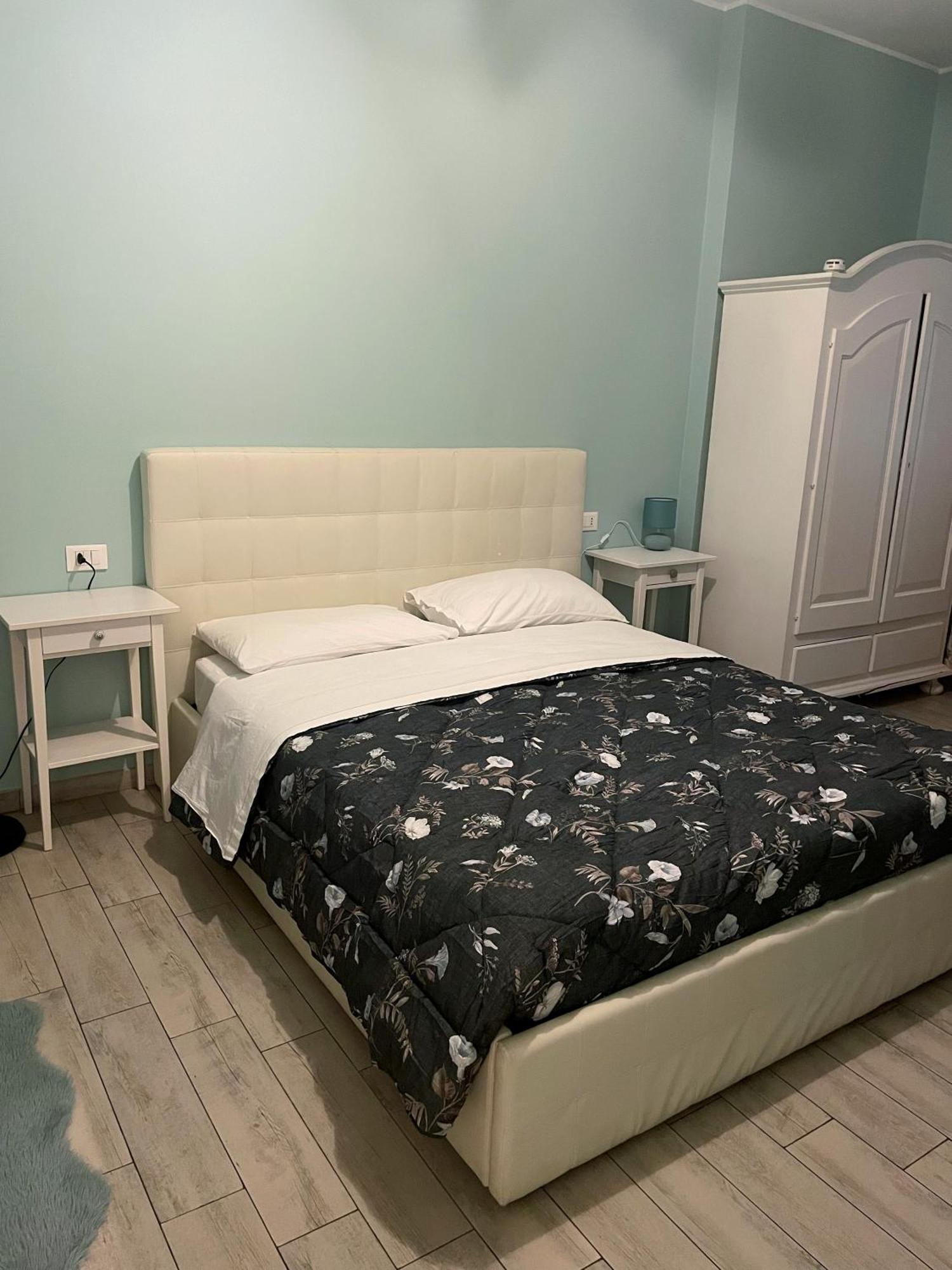 Alla Scaletta - Stanze Con Bagno Privato E Wifi A Pochi Passi Dal Duomo Мірандола Екстер'єр фото